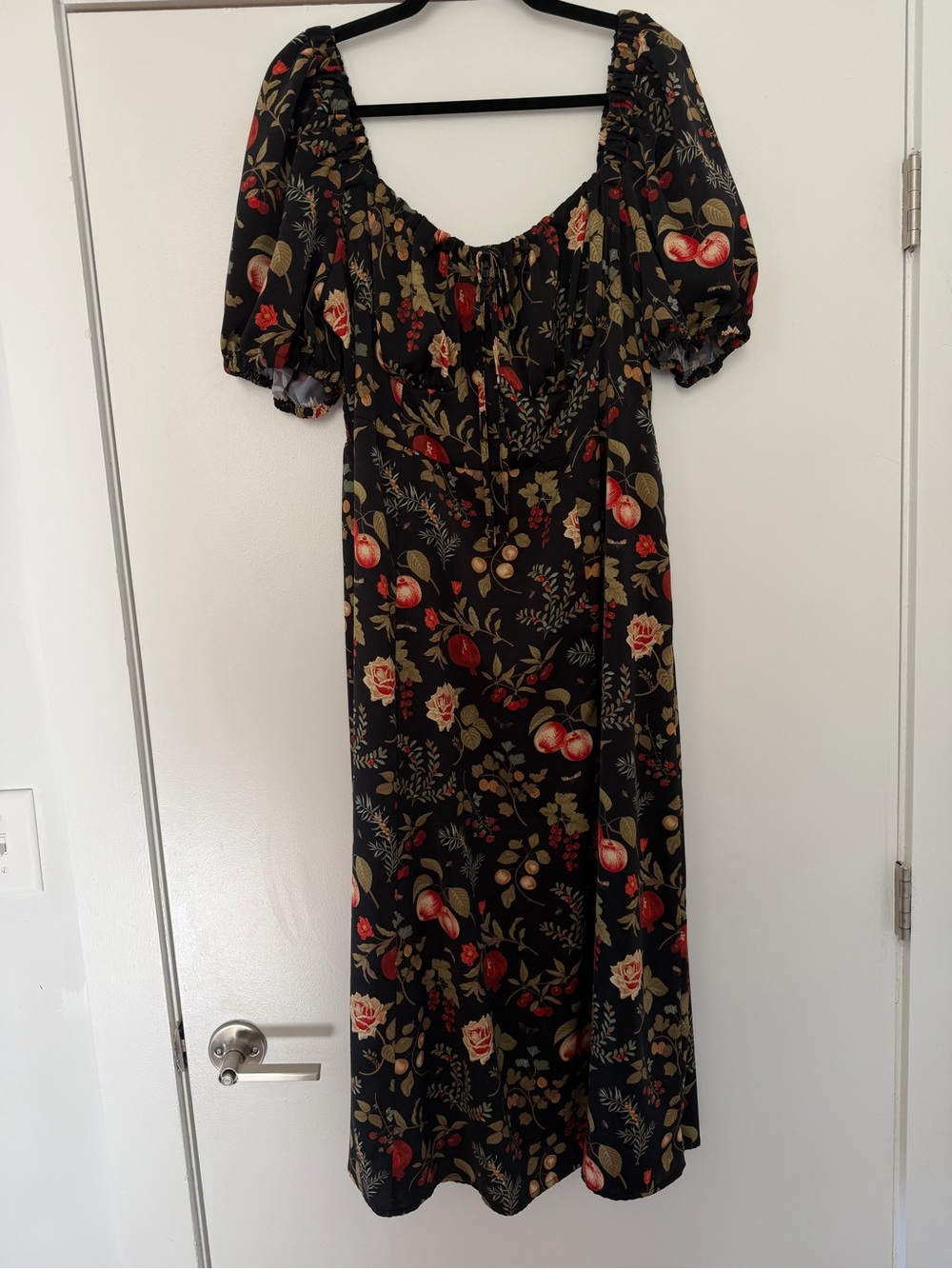 Cider Black Floral & Pomegranate Puff-Sleeve Midi Dress